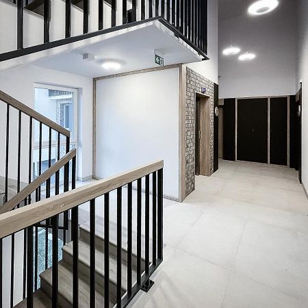 Apartament Sloneczny Kamienica Grochow With Free Parking Varşova Dış mekan fotoğraf